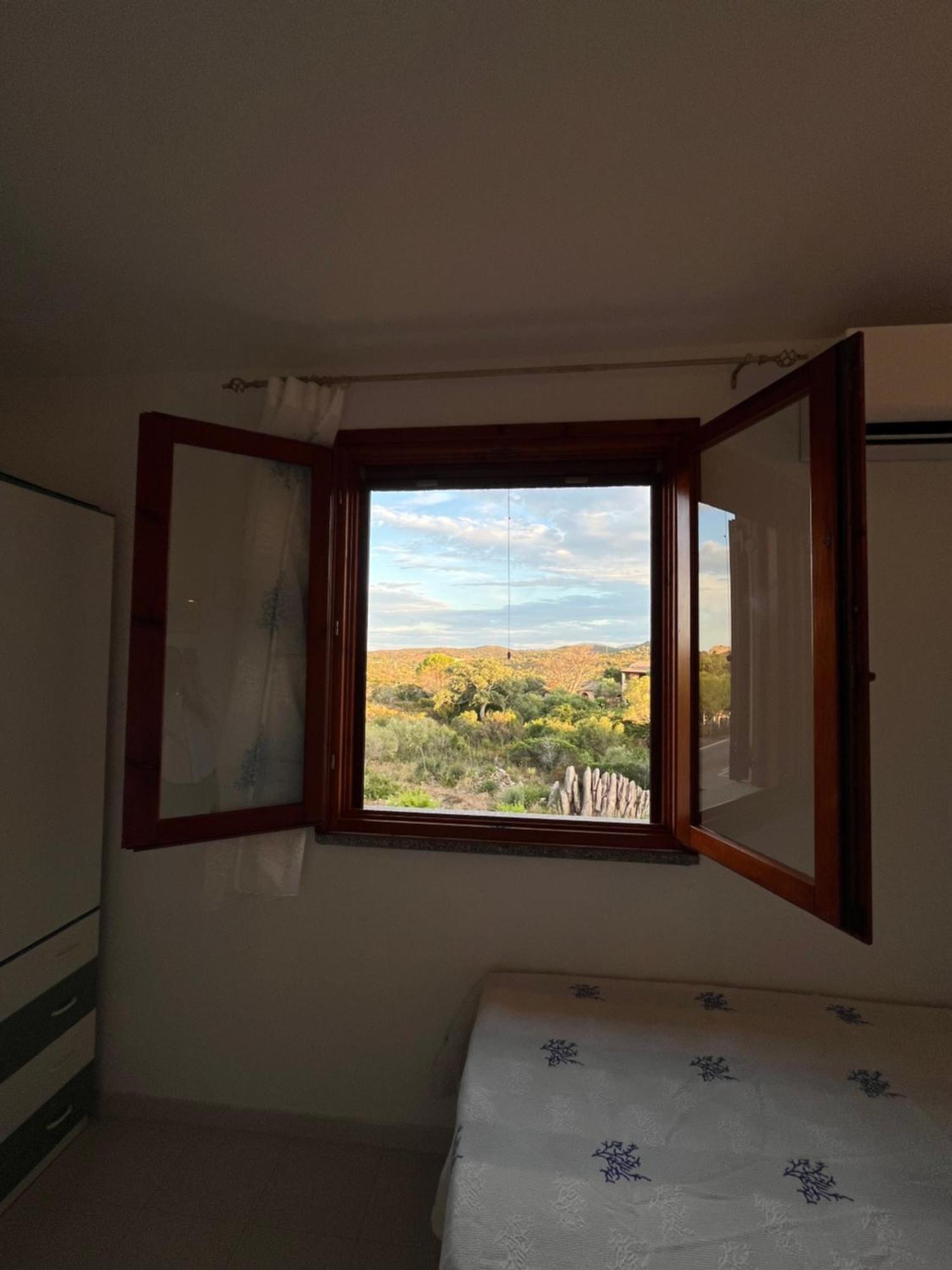 Casa Sviluppata Su Due Piani Con Doppia Veranda E Parcheggio Privato San Teodoro  Exterior foto