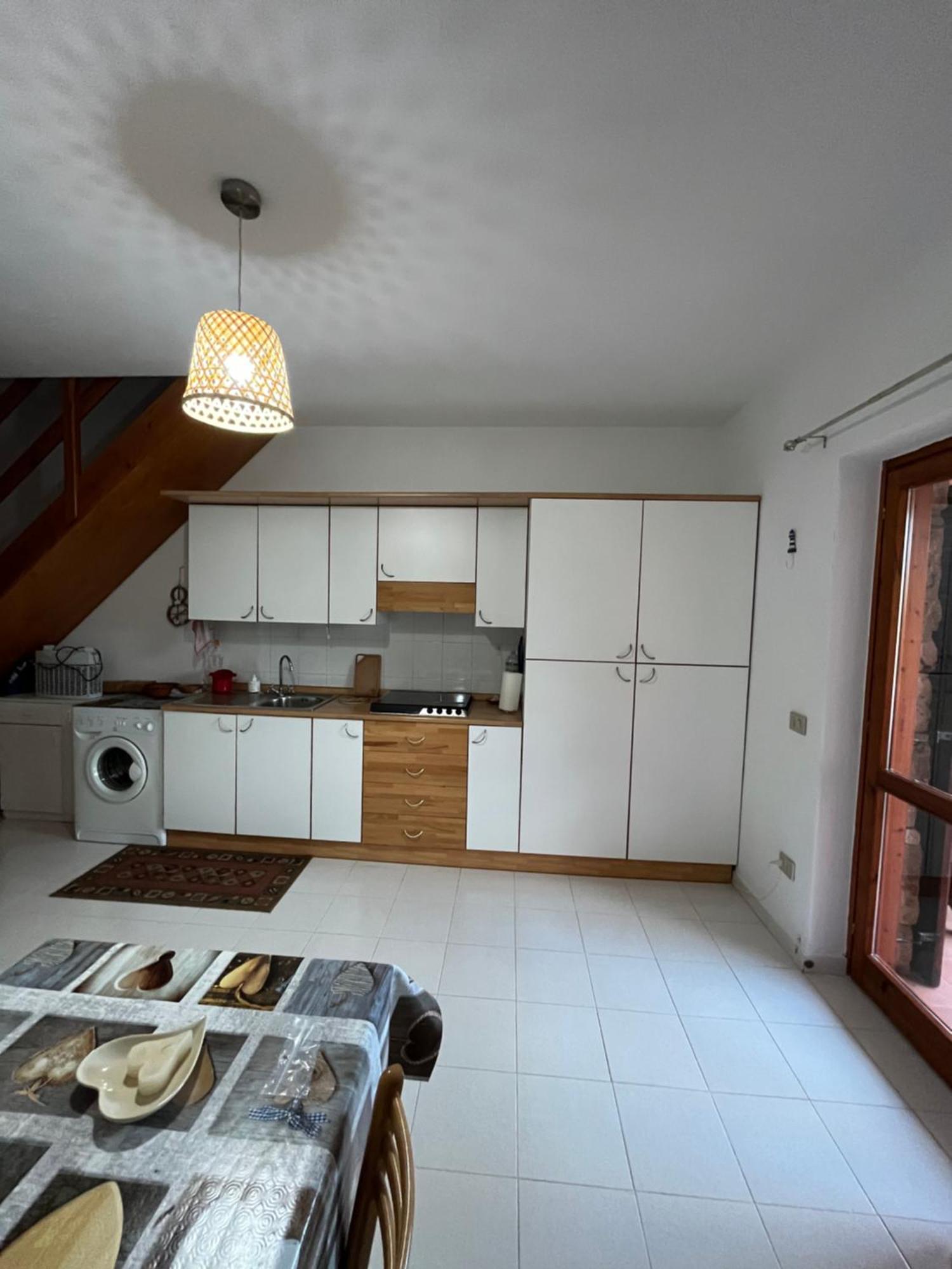 Casa Sviluppata Su Due Piani Con Doppia Veranda E Parcheggio Privato San Teodoro  Exterior foto